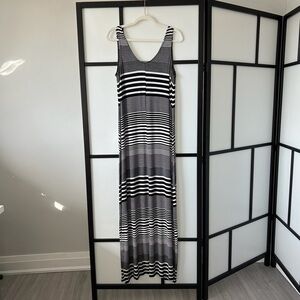 [1X] Additionelle Black & White Striped Rayon Blend Sleeveless Beach Maxi Dress